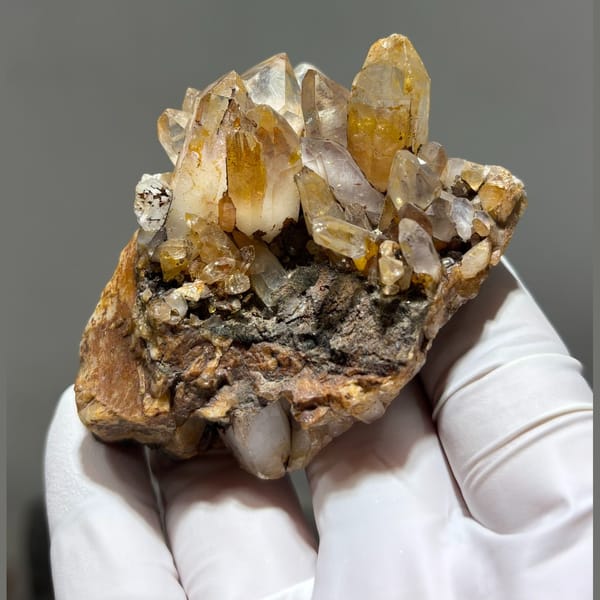 Blocky Xuebaoding quartz — alternate view