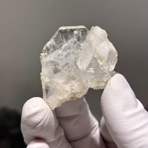 Flat blade Xuebaoding quartz — alternate view
