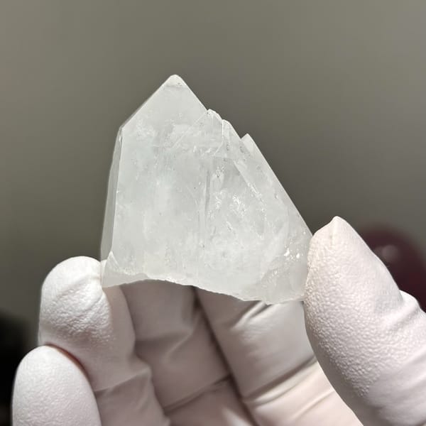 Freestanding tip-chip Xuebaoding quartz B — detail view