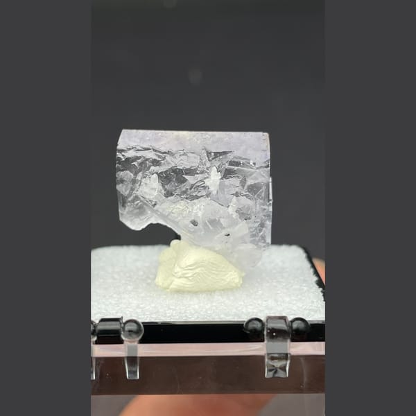 Clear glassy fluorite crystal with inner flower patterns from Zhejiang — alternate view