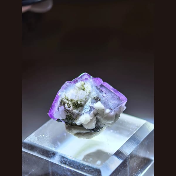 Transparent Fluorite with Chlorite and Dolomite — Yaogangxian - detail view