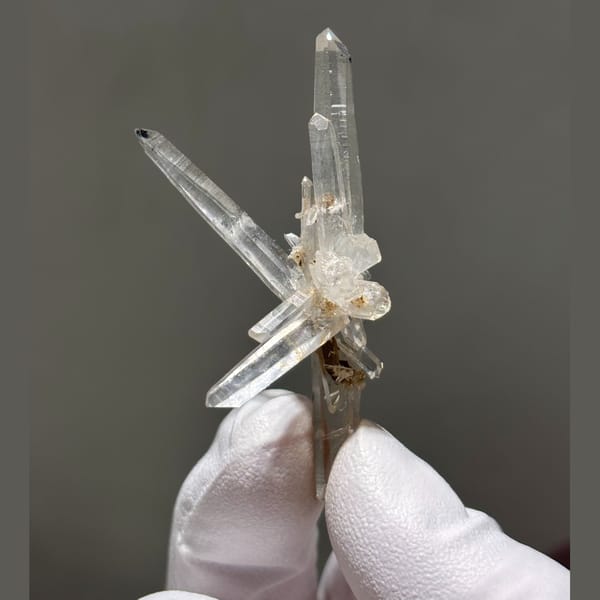 Jinkouhe quartz point A — alternate view