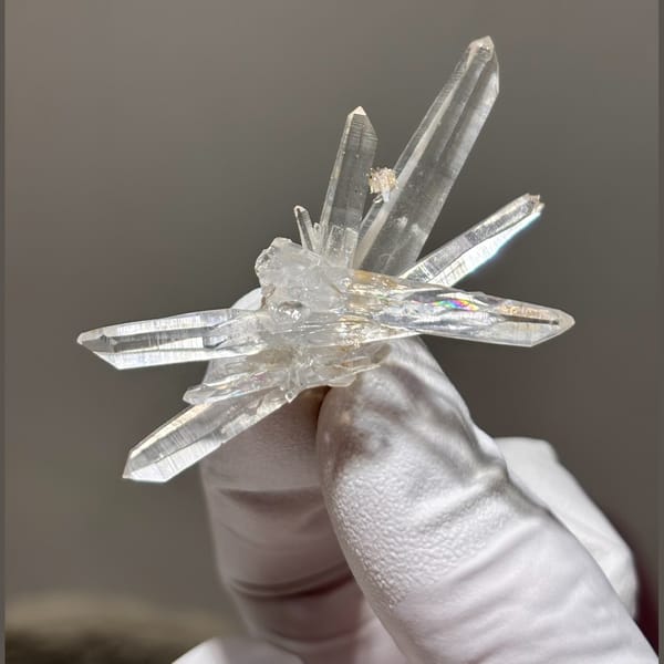 Jinkouhe quartz point B — complete view