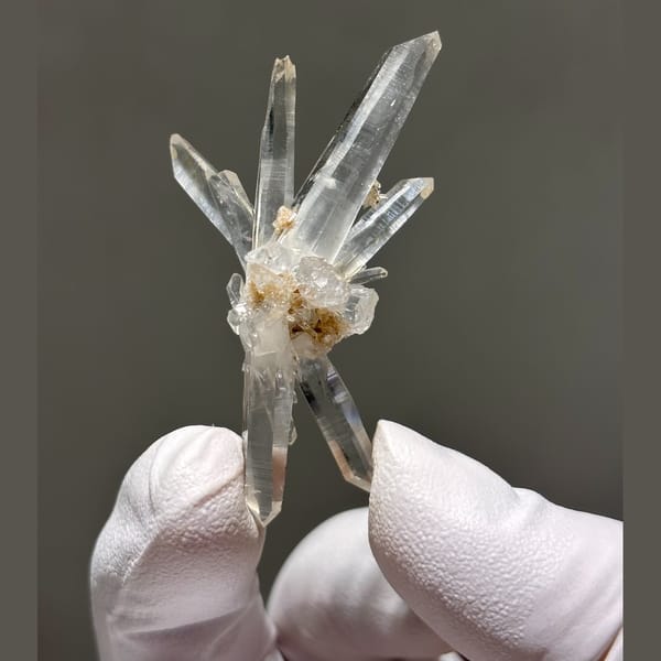 Jinkouhe quartz point B — alternate view