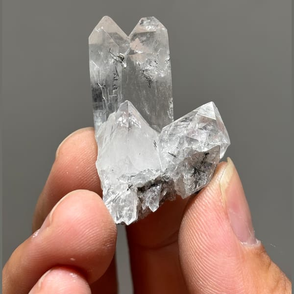 Mid freestanding Xuebaoding quartz — alternate view