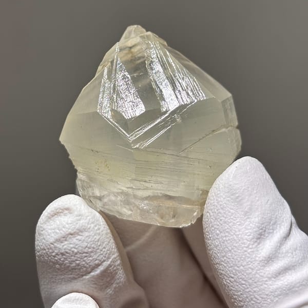 Rabbit-hair interference Sichuan quartz — alternate view