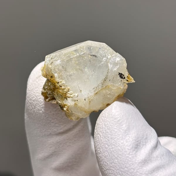 Xuebaoding aquamarine with mica D — alternate view