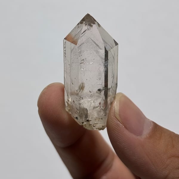 Phantom Quartz Yunnan 4.4 cm — detail view