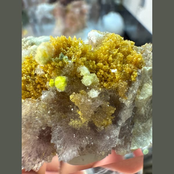 Purple and Yellow Creedite 4.2 cm — detail view