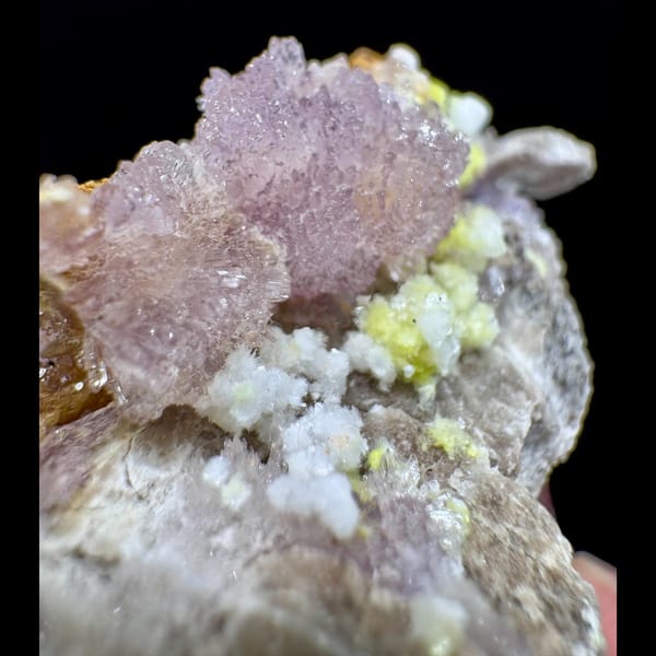 Creedite with Carlhintzeite 4.3 cm — detail view