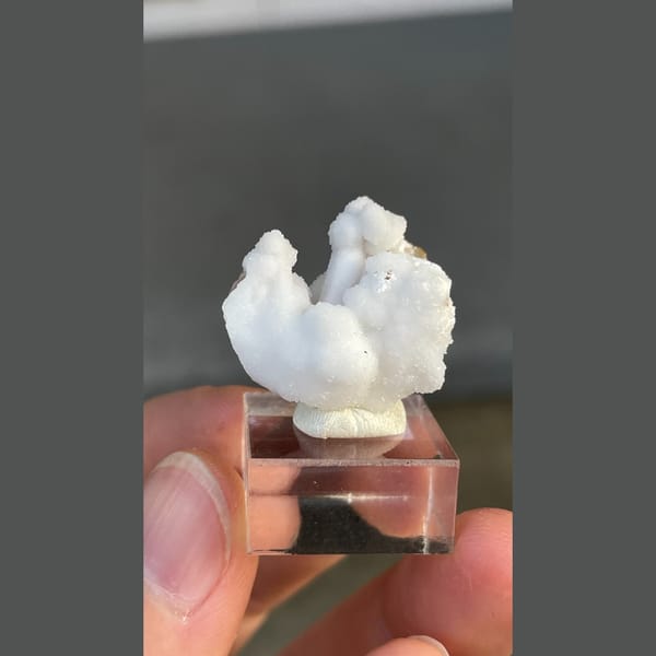 Dolomite-coated quartz from Jinkouhe — alternate view