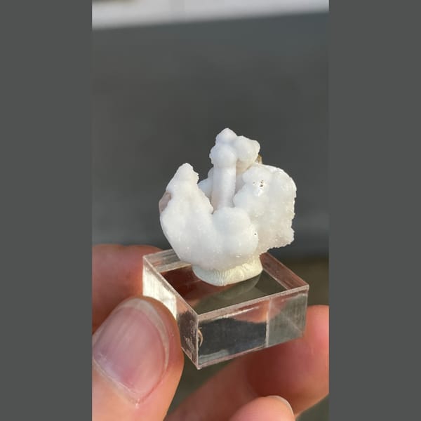 Dolomite-coated quartz from Jinkouhe — detail view