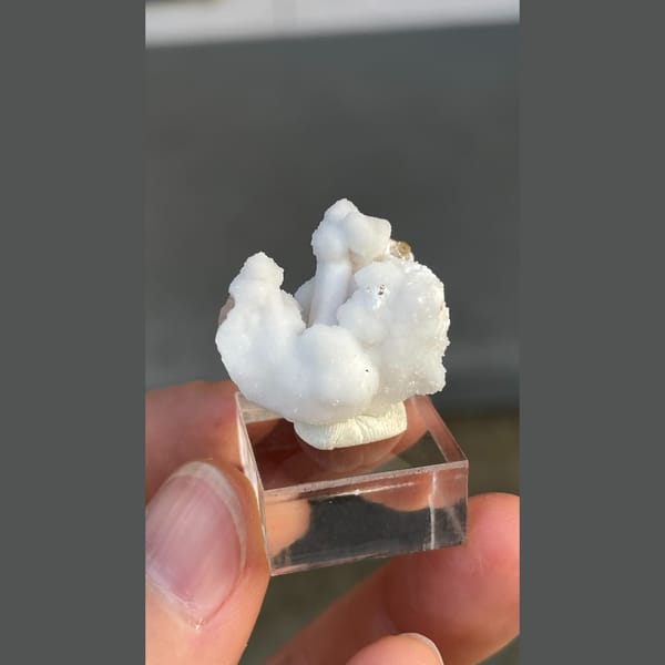Dolomite-coated quartz from Jinkouhe — detail view