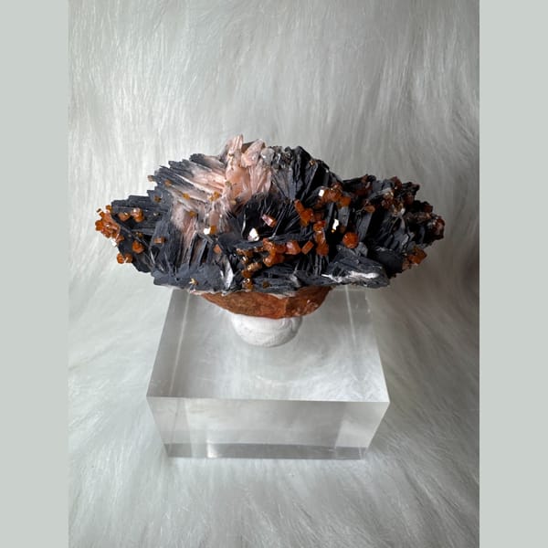 Vanadinite on Black Barite Morocco 6.5 cm — complete view