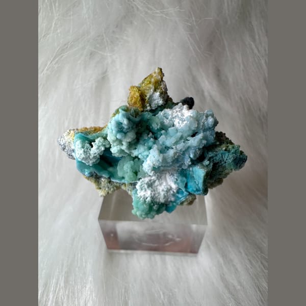 Blue-White and Green Gibbsite Guizhou 3.5 cm — complete view