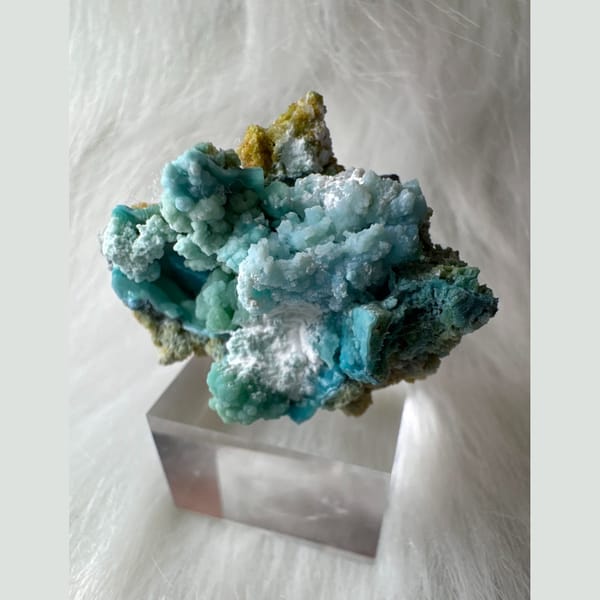 Blue-White and Green Gibbsite Guizhou 3.5 cm — alternate view