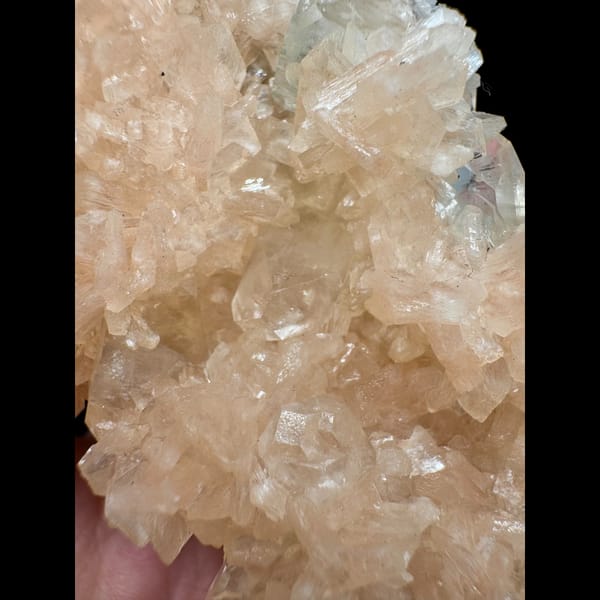 Pale Yellow Zeolite with Apophyllite India 9.0 cm — detail view