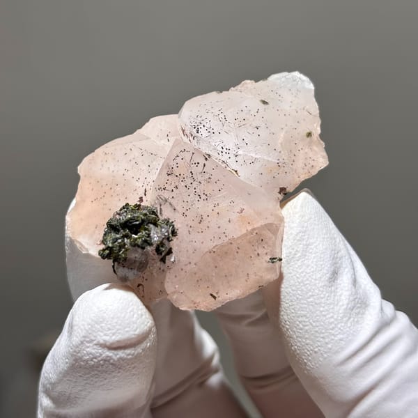 Quartz with Epidote Sichuan 4.7 cm — complete view
