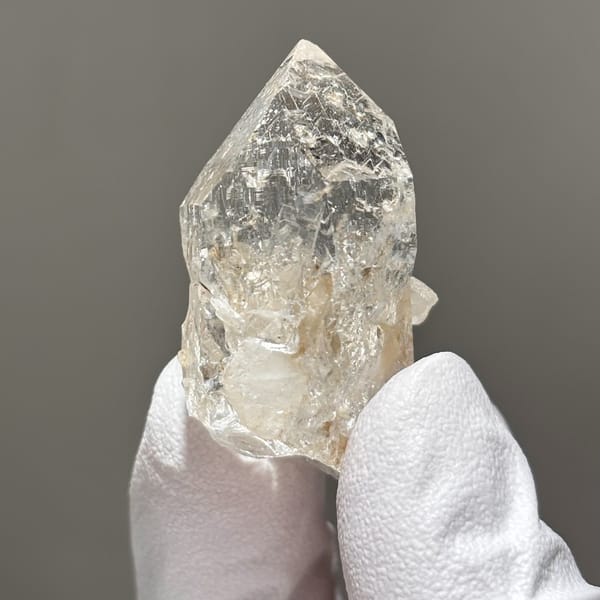 Quartz Point Xuebaoding 3.8 cm — complete view