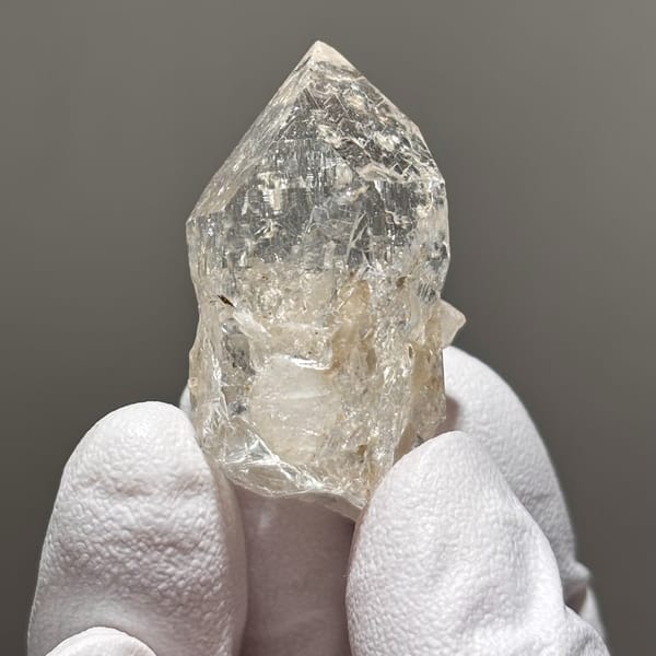 Quartz Point Xuebaoding 3.8 cm — alternate view