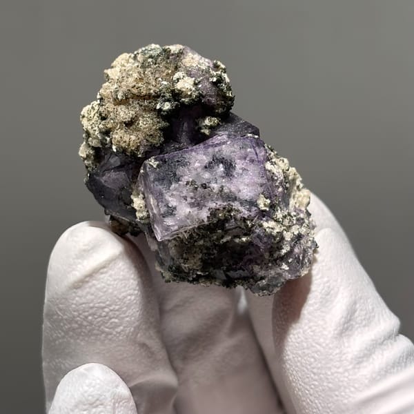 Fluorite with Calcite and Chlorite Yaogangxian 3.9 cm — detail view