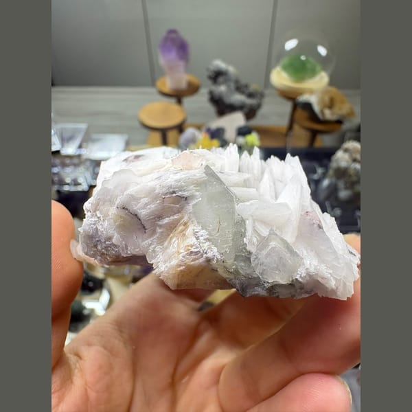 White tower calcite with quartz — alternate view