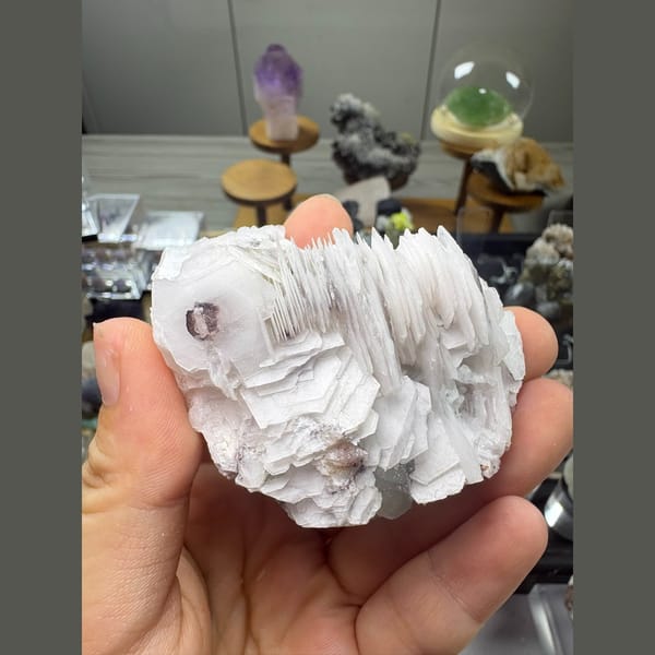 White tower calcite with quartz — alternate view