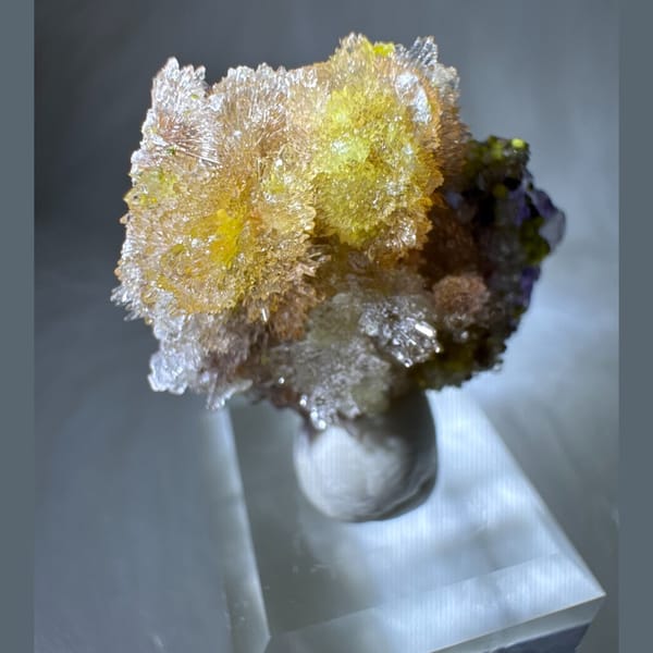 Creedite with Carlhintzeite and Fluorite 2.5 cm — detail view