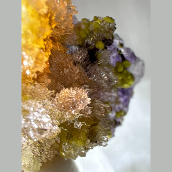 Creedite with Carlhintzeite and Fluorite 2.5 cm — detail view