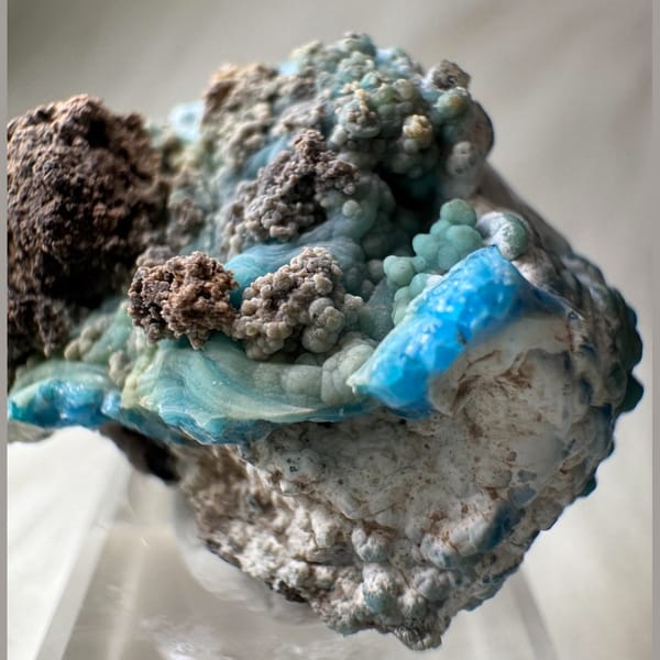Blue Gibbsite with White Waves Guizhou 3.2 cm — detail view