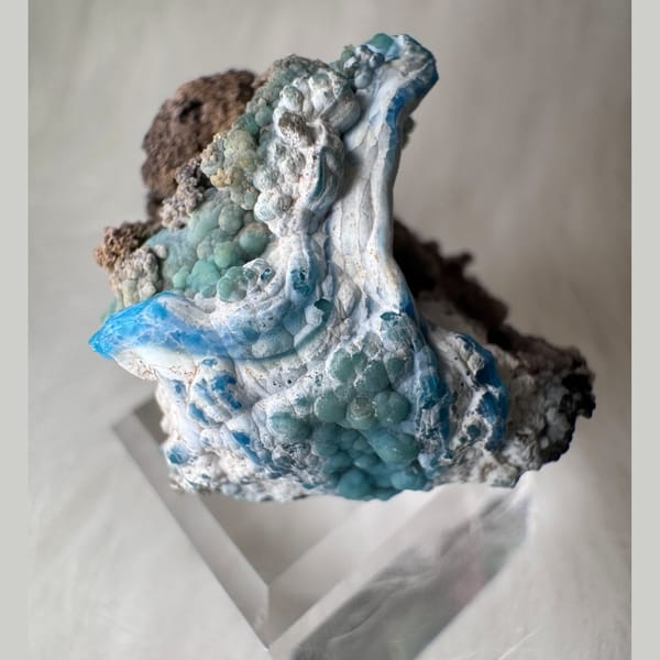 Blue Gibbsite with White Waves Guizhou 3.2 cm — detail view
