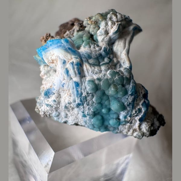 Blue Gibbsite with White Waves Guizhou 3.2 cm — detail view
