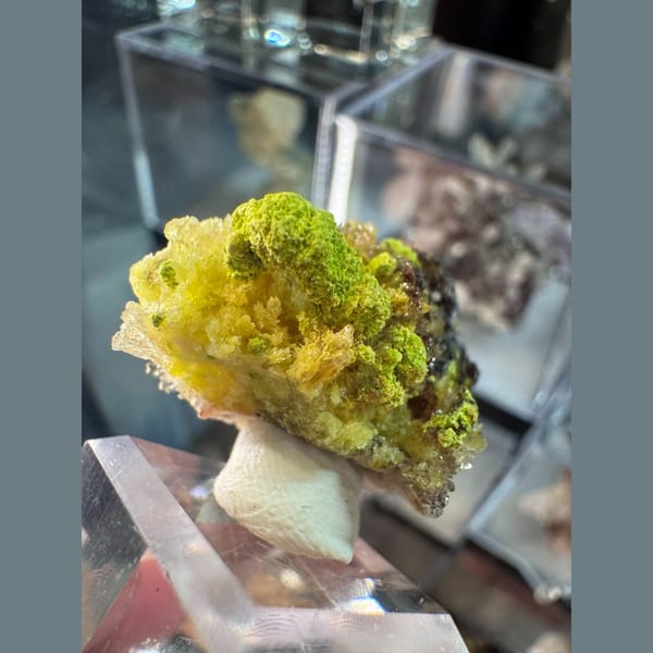Yellow-Green Creedite with Carlhintzeite 3.0 cm — alternate view