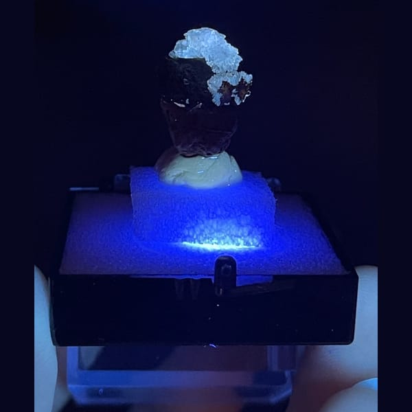 Spiral calcite from Kunming — complete view