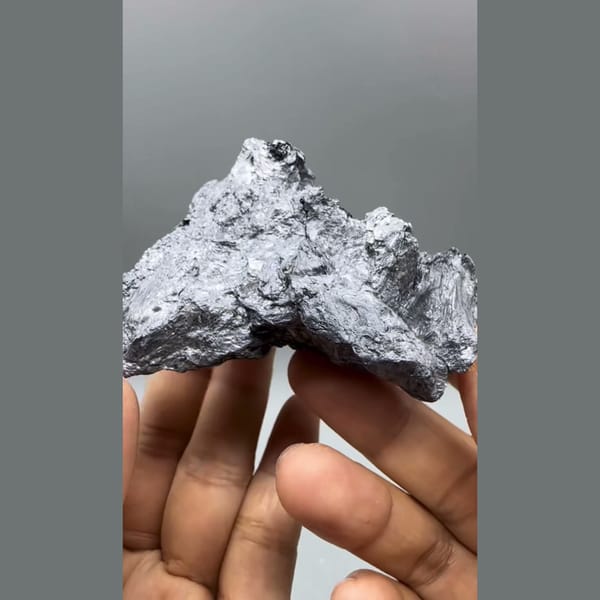 Molybdenite Specimen Yaogangxian 6.5 cm — detail view