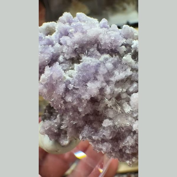 Fuzzy Purple Creedite 5.5 cm — alternate view