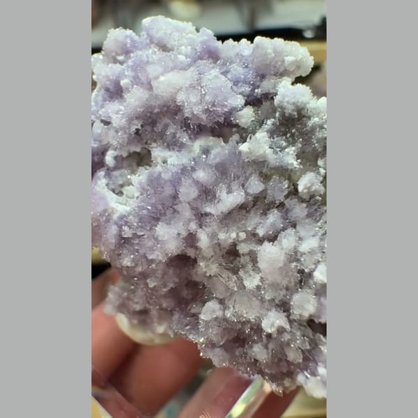 Fuzzy Purple Creedite 5.5 cm — alternate view
