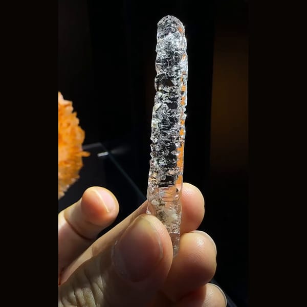 Etched quartz twin from Pakistan — detail view