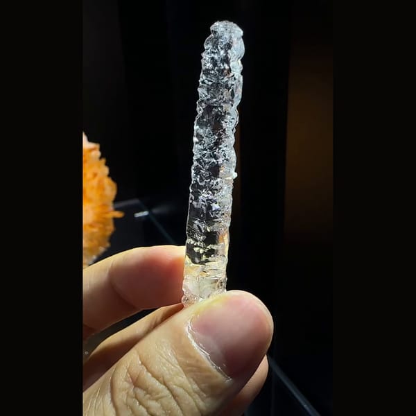 Etched quartz twin from Pakistan — detail view