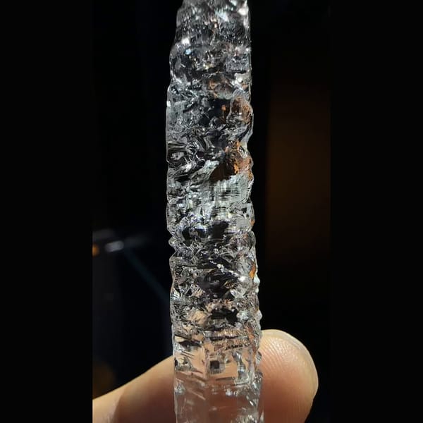 Etched quartz twin from Pakistan — detail view