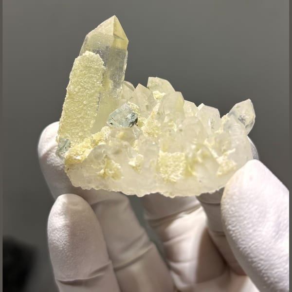 Quartz with Fluorite Yaogangxian 5.7 cm — alternate view
