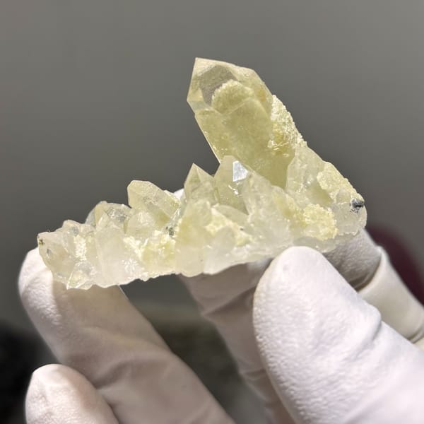 Quartz with Fluorite Yaogangxian 5.7 cm — alternate view