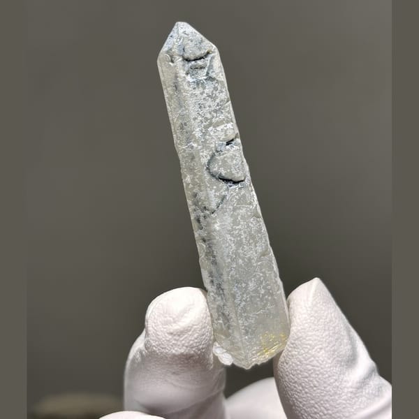 Slender Quartz Floater Inner Mongolia 6.1 cm — alternate view