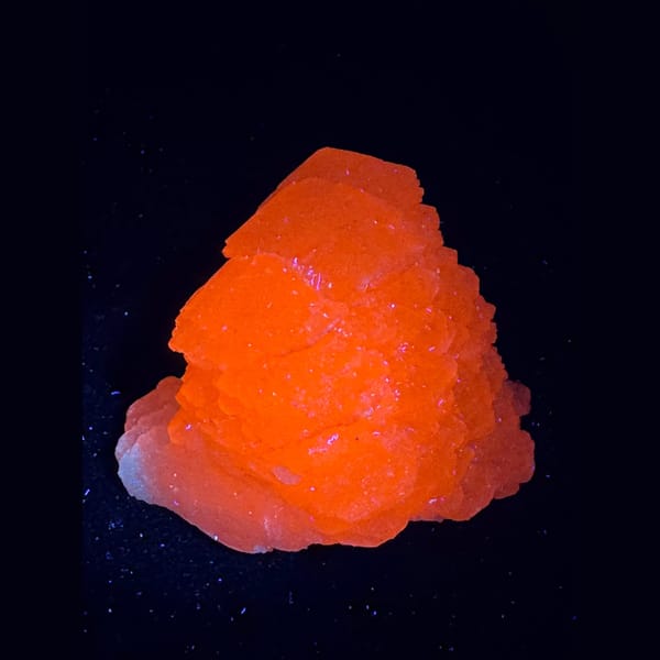 Layered pink manganoan calcite from Daye, Hubei — detail view