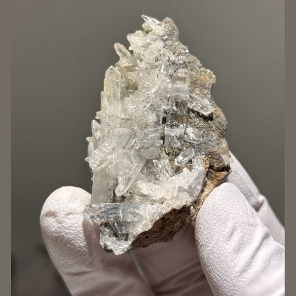 Quartz Cluster Jinkouhe 6.0 cm — alternate view
