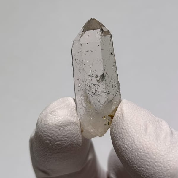 Small Quartz Crystal Xuebaoding 3.3 cm — alternate view