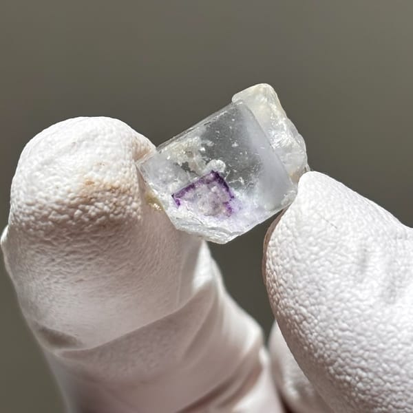 Small Fluorite Yaogangxian 1.3 cm — alternate view
