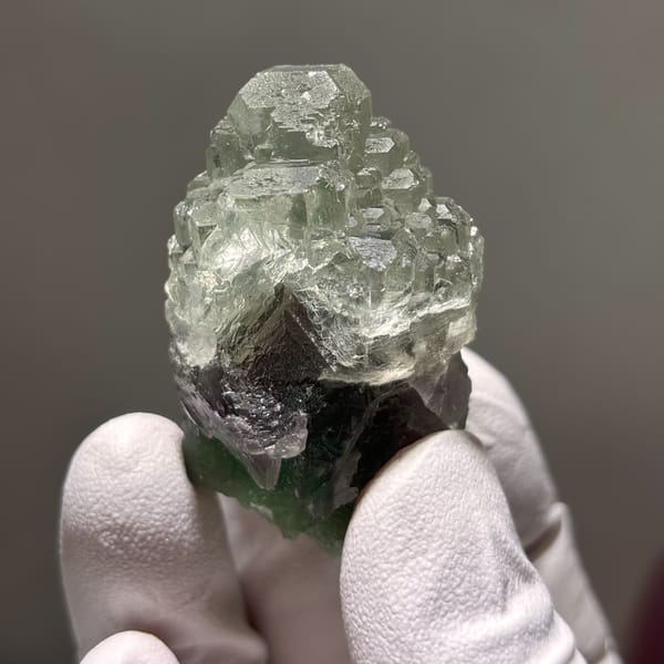 Stepped tricolor fluorite 5.0 cm — detail view