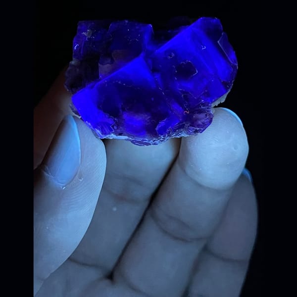 Smoky purple fluorite from Yindu — complete view