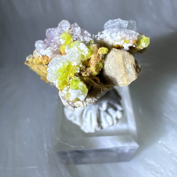Yellow-Green Creedite with Carlhintzeite and Fluorite 2.5 cm — detail view